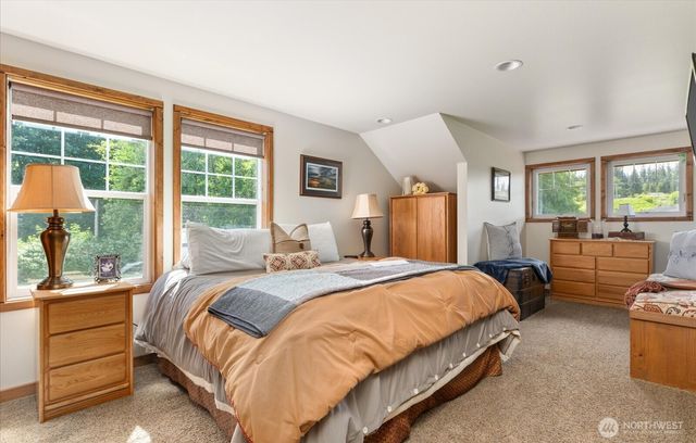 4764 Black Walnut Terrace, Clinton, WA 98236