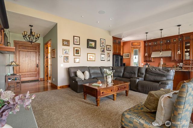 4764 Black Walnut Terrace, Clinton, WA 98236