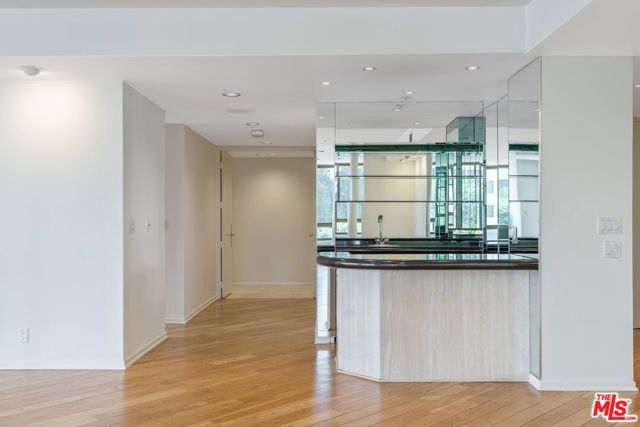 10430 Wilshire Boulevard 202, Los Angeles, CA 90024