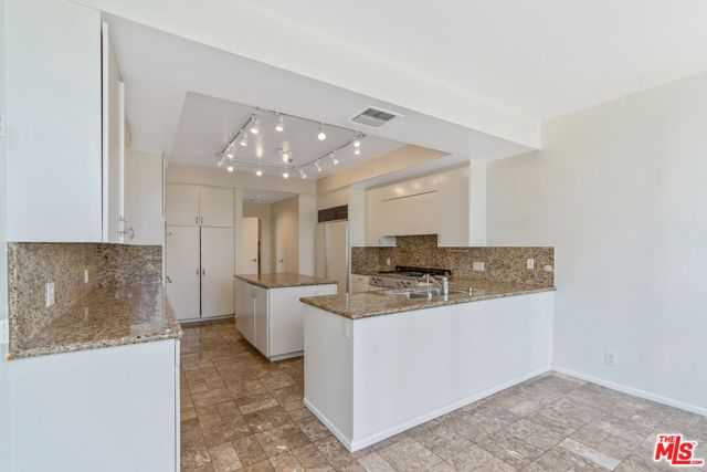 10430 Wilshire Boulevard 202, Los Angeles, CA 90024