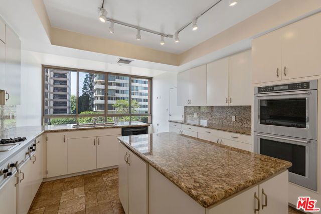 10430 Wilshire Boulevard 202, Los Angeles, CA 90024