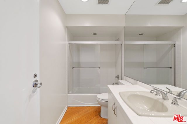 10430 Wilshire Boulevard 202, Los Angeles, CA 90024