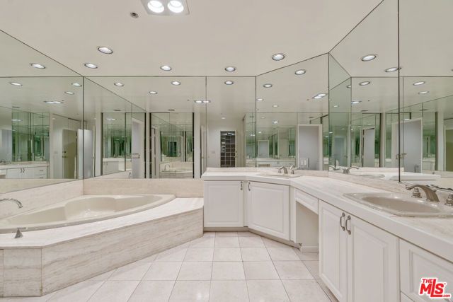 10430 Wilshire Boulevard 202, Los Angeles, CA 90024