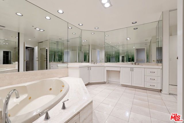 10430 Wilshire Boulevard 202, Los Angeles, CA 90024