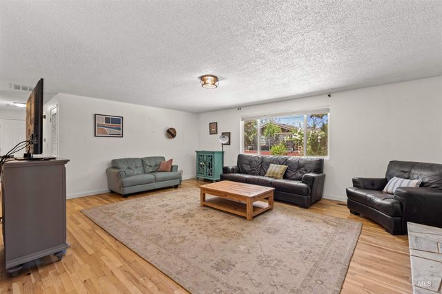 7100 W Pomona, Boise, ID 83704