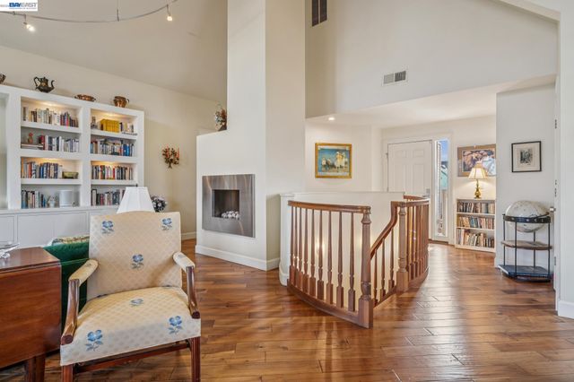 9 REGULUS COURT, Alameda, CA 94501