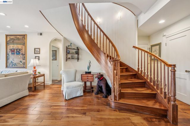 9 REGULUS COURT, Alameda, CA 94501