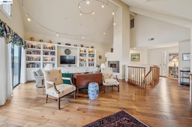 9 REGULUS COURT, Alameda, CA 94501