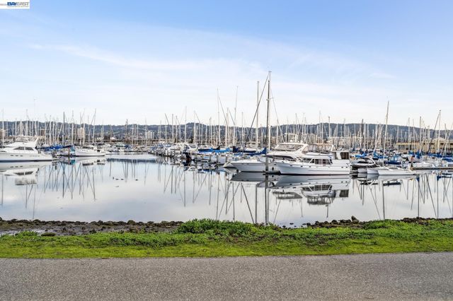 9 REGULUS COURT, Alameda, CA 94501