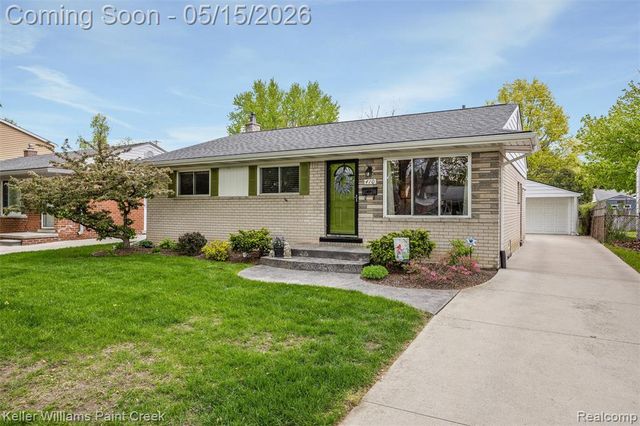 410 N Batchewana Street, Clawson, MI 48017
