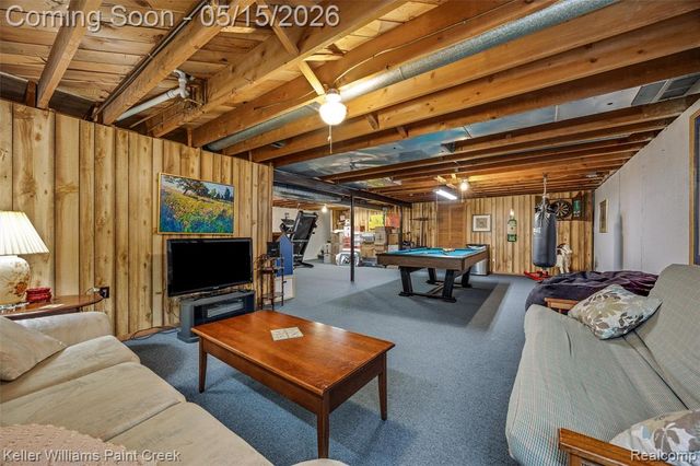410 N Batchewana Street, Clawson, MI 48017