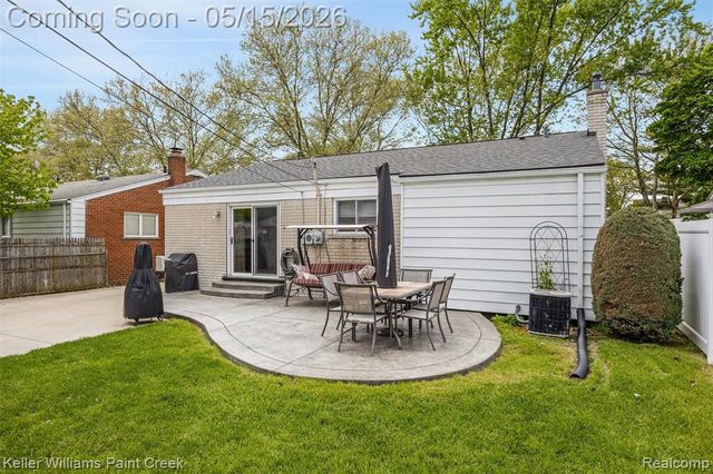 410 N Batchewana Street, Clawson, MI 48017