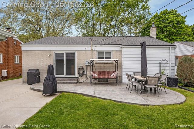 410 N Batchewana Street, Clawson, MI 48017