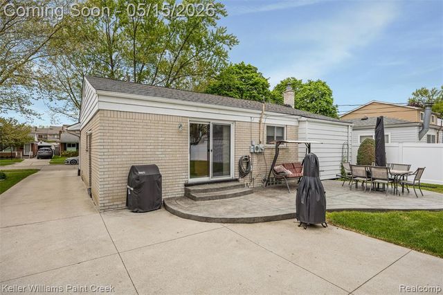 410 N Batchewana Street, Clawson, MI 48017
