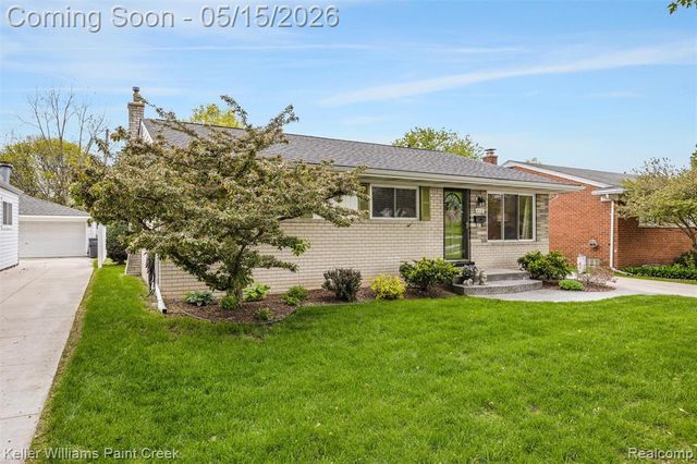 410 N Batchewana Street, Clawson, MI 48017