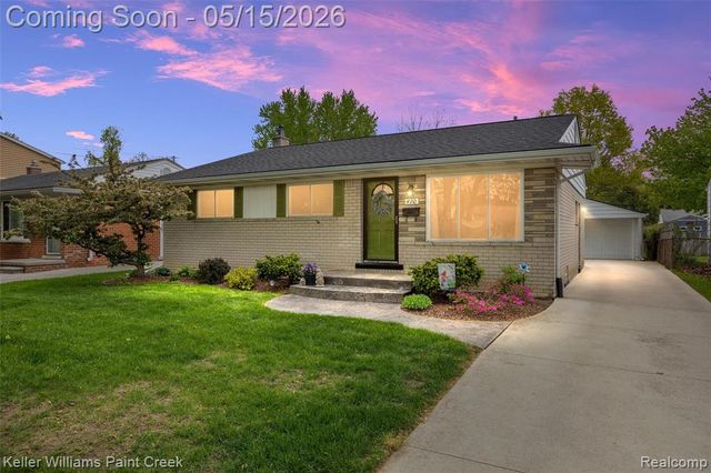 410 N Batchewana Street, Clawson, MI 48017