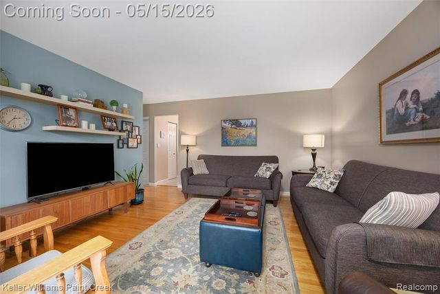 410 N Batchewana Street, Clawson, MI 48017