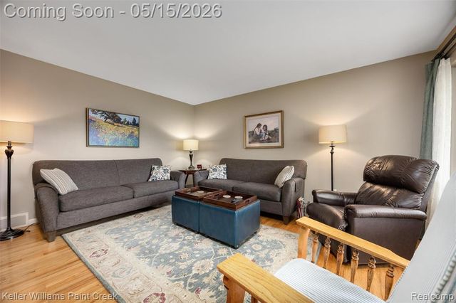 410 N Batchewana Street, Clawson, MI 48017