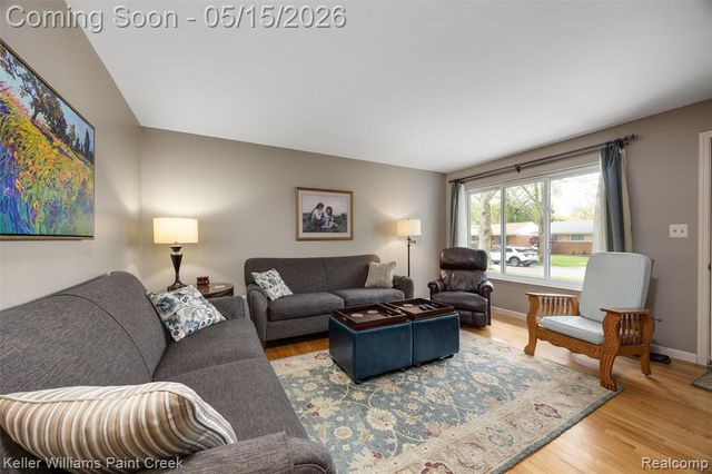 410 N Batchewana Street, Clawson, MI 48017