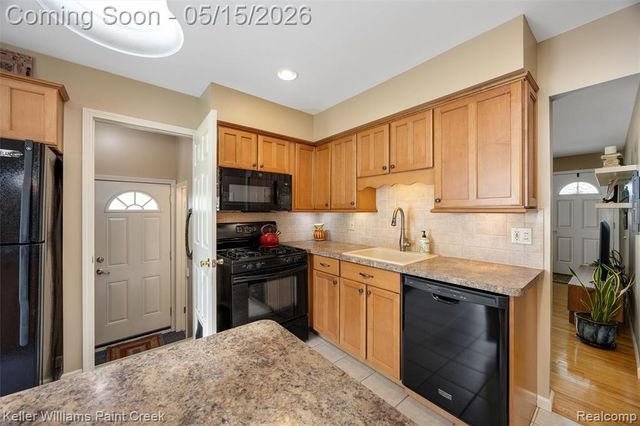410 N Batchewana Street, Clawson, MI 48017