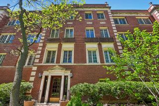 1033 Ontario Street 2CN, Oak Park, IL 60302