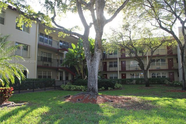 200 SW 132nd Way 104L, Pembroke Pines, FL 33027