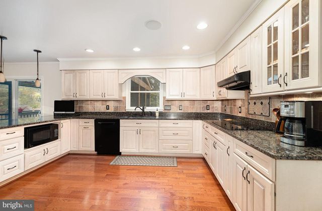 2736 PAPER MILL RD, Phoenix, MD 21131