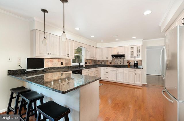 2736 PAPER MILL RD, Phoenix, MD 21131