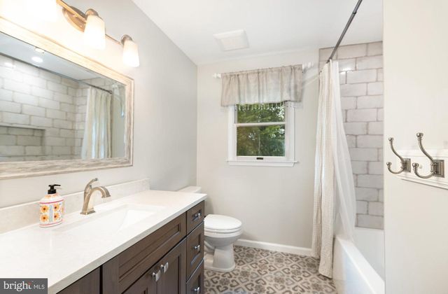 2736 PAPER MILL RD, Phoenix, MD 21131