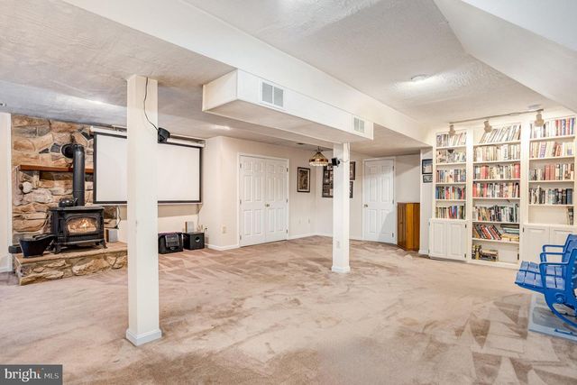 2736 PAPER MILL RD, Phoenix, MD 21131