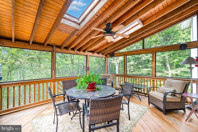 2736 PAPER MILL RD, Phoenix, MD 21131