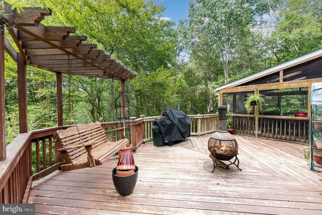 2736 PAPER MILL RD, Phoenix, MD 21131