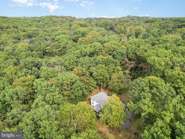 2736 PAPER MILL RD, Phoenix, MD 21131