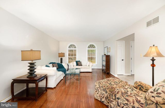 2736 PAPER MILL RD, Phoenix, MD 21131