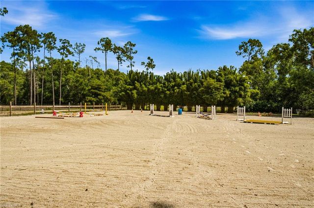 5737 Hidden Oaks LN, Naples, FL 34119