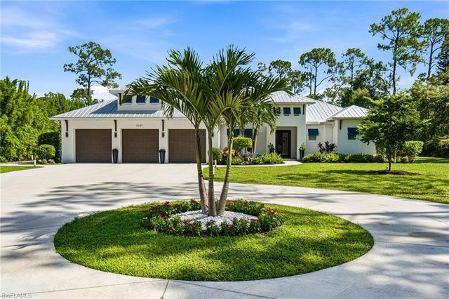 5737 Hidden Oaks LN, Naples, FL 34119