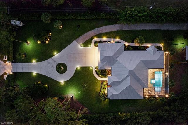 5737 Hidden Oaks LN, Naples, FL 34119