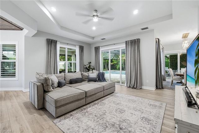 5737 Hidden Oaks LN, Naples, FL 34119