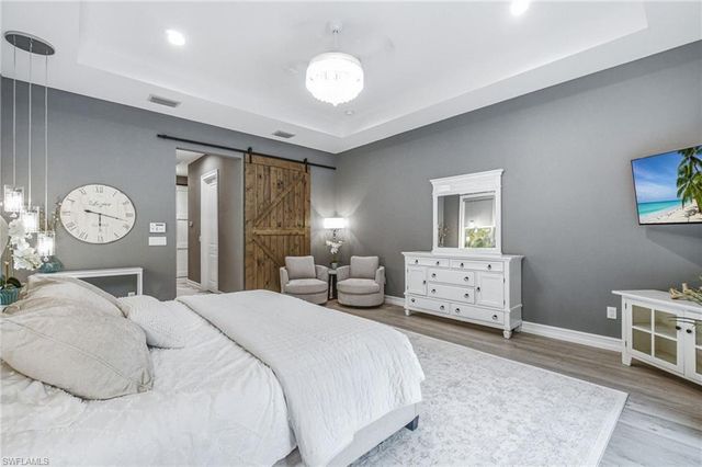 5737 Hidden Oaks LN, Naples, FL 34119