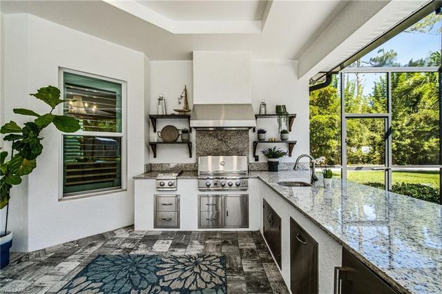 5737 Hidden Oaks LN, Naples, FL 34119