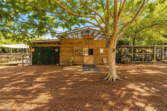 5737 Hidden Oaks LN, Naples, FL 34119