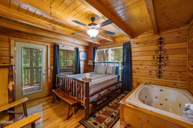 242 Alpine Mountain Way, Pigeon Forge, TN 37863