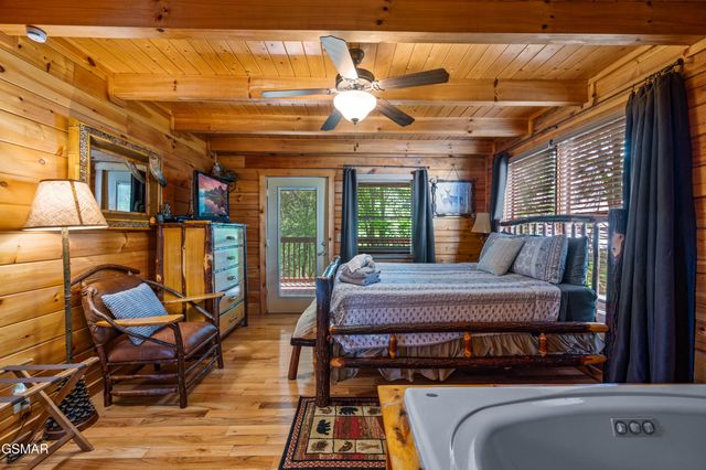 242 Alpine Mountain Way, Pigeon Forge, TN 37863