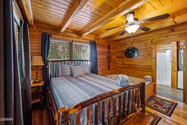 242 Alpine Mountain Way, Pigeon Forge, TN 37863