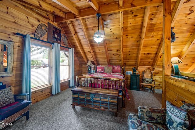 242 Alpine Mountain Way, Pigeon Forge, TN 37863