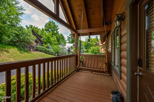 242 Alpine Mountain Way, Pigeon Forge, TN 37863