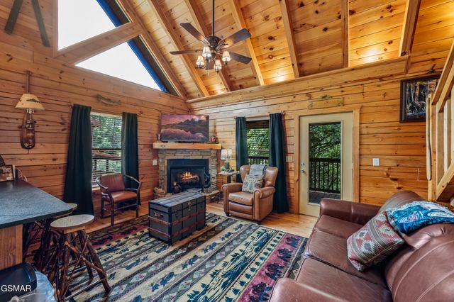 242 Alpine Mountain Way, Pigeon Forge, TN 37863