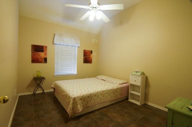 3819 Shady Breeze Dr, Houston, TX 77082