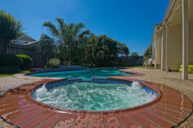 3819 Shady Breeze Dr, Houston, TX 77082