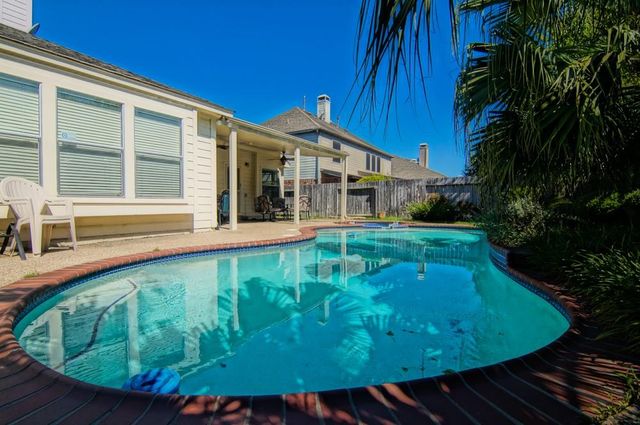 3819 Shady Breeze Dr, Houston, TX 77082